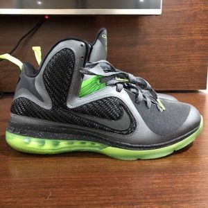 Lebron 9 dunkman